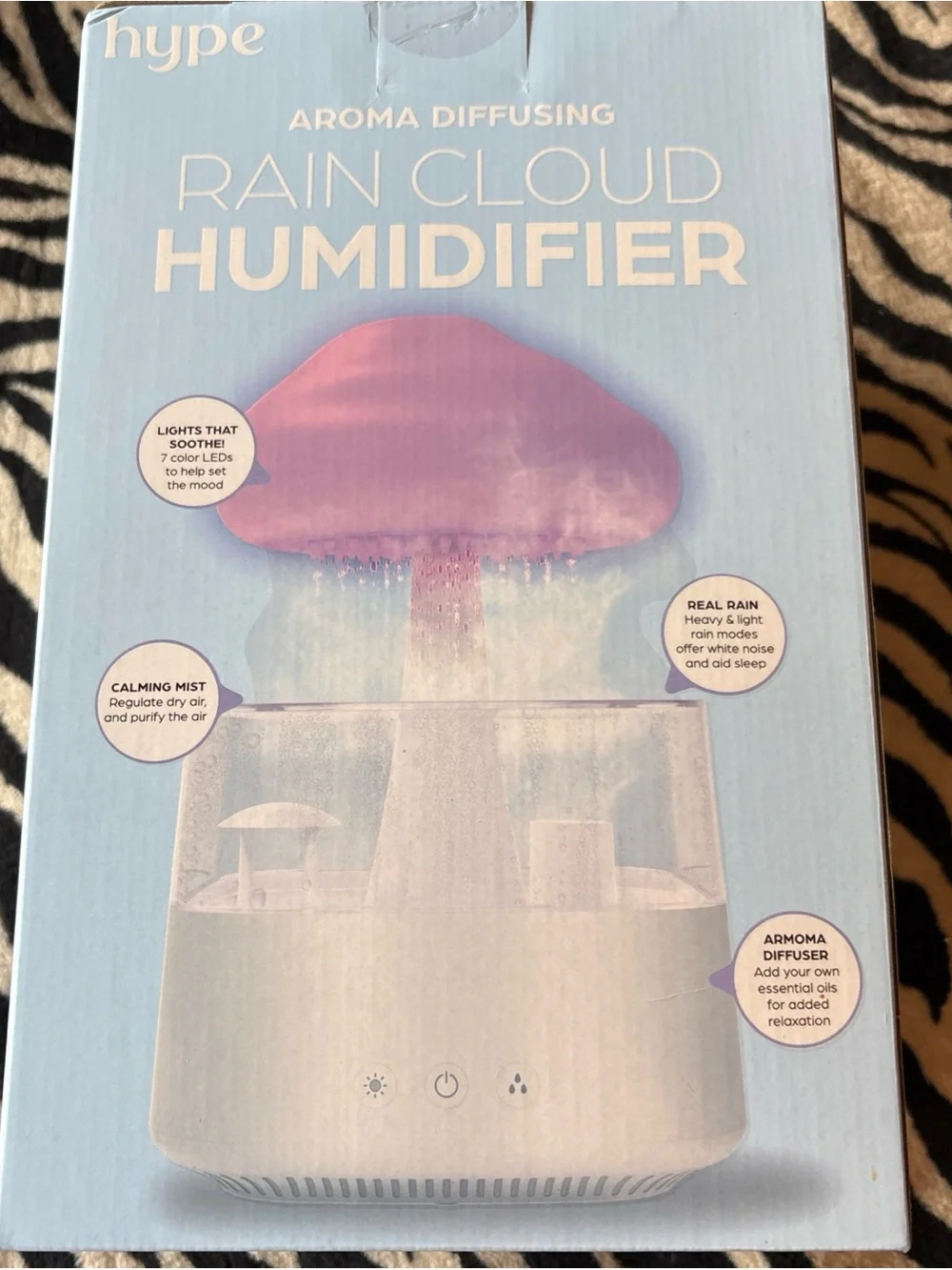 Hype Rain Cloud Aroma Diffusing Humidifier - Light Blue and White